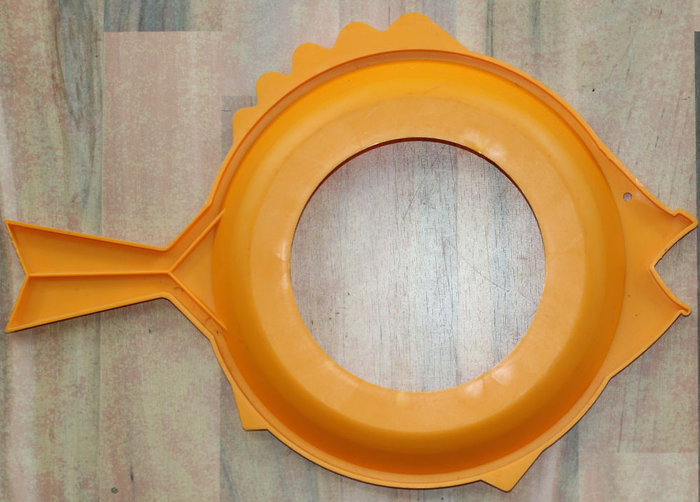 Μικρογραφία: Preloved Pair of Plastic Fish Plate Holders