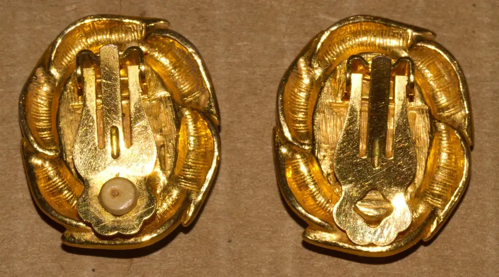 Thumbnail: Preloved Vintage Pair of Dauplaise Metal Clip On Earrings
