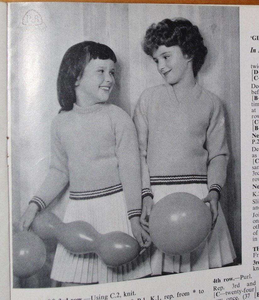 Miniatura: Vintage Patons Knitting Book No. 669, Girls Wear, 6 to 16 years. OOP patterns