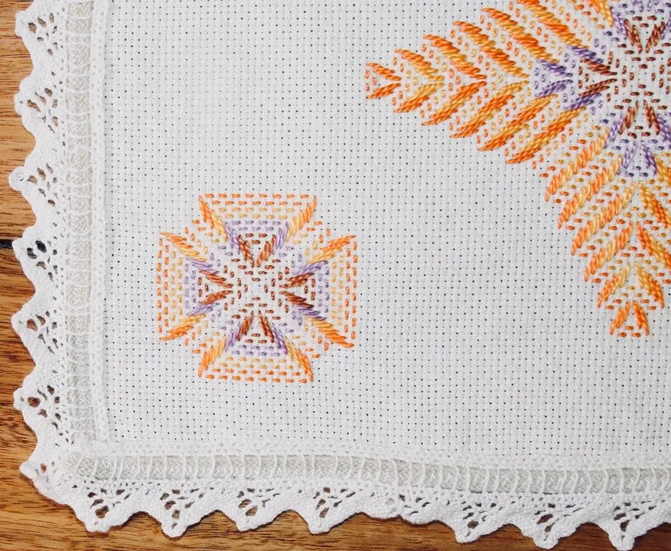 Μικρογραφία: Preloved Geometric Tablemat, Geometric Centrepiece