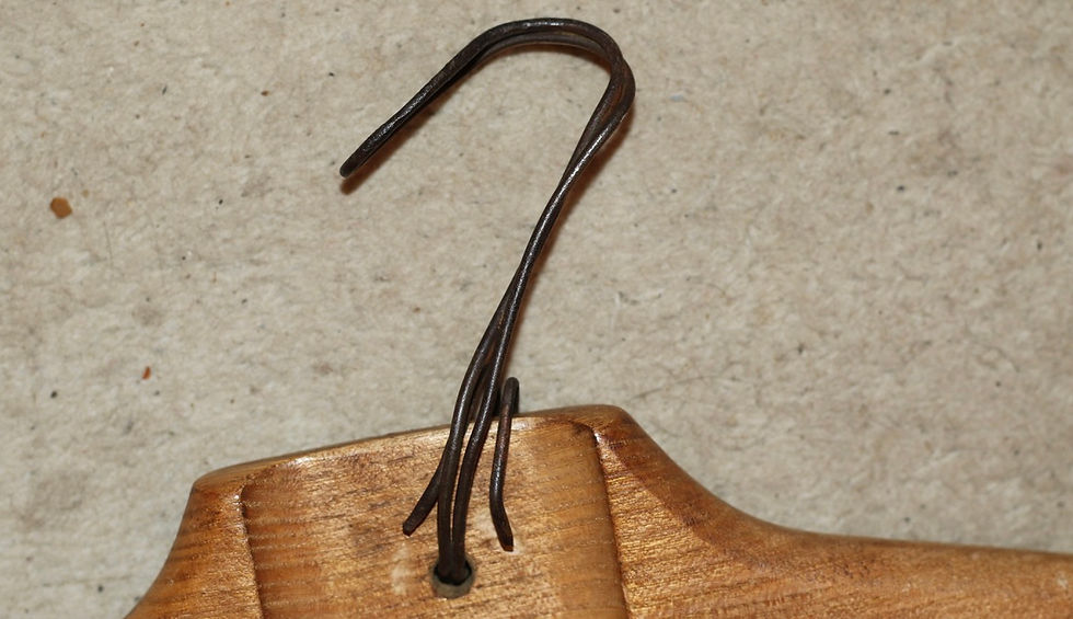 Miniatura: Preloved Vintage Wooden Coathanger, Wood Hanger, Wooden Trousers &amp; Coat Hang