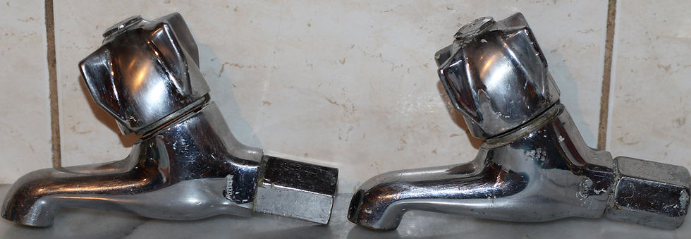Miniatura: Preloved Vintage pair of metal water taps with spouts, Irwell Tapware