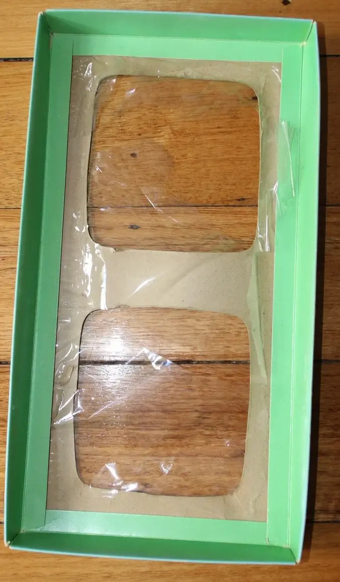 Miniaturbild: Preloved Boxed set, corn cob holders and stand, bottle opener and knife.