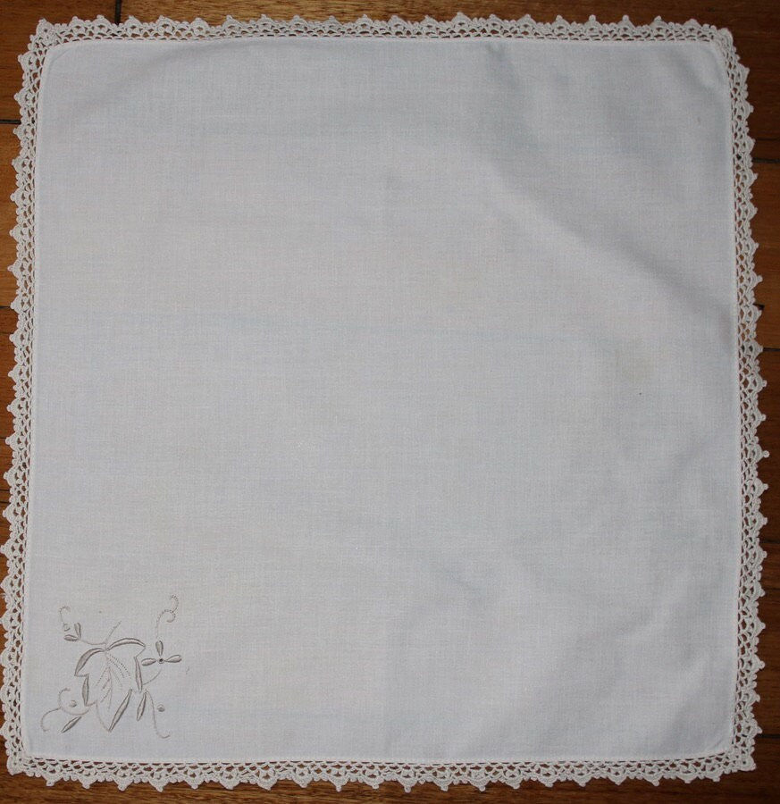縮圖：Preloved Set of seven embroidery napkins.