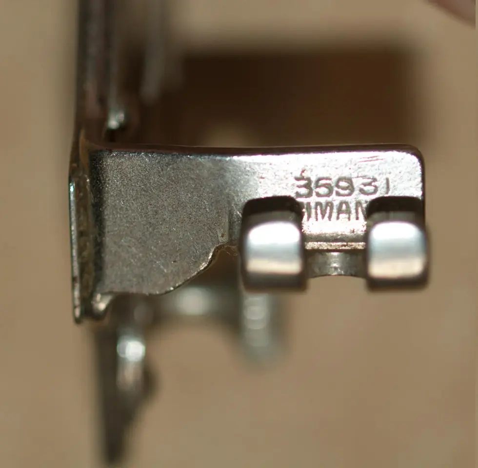 Μικρογραφία: Preloved Singer Simanco sewing machine attachment. Simanco  35931