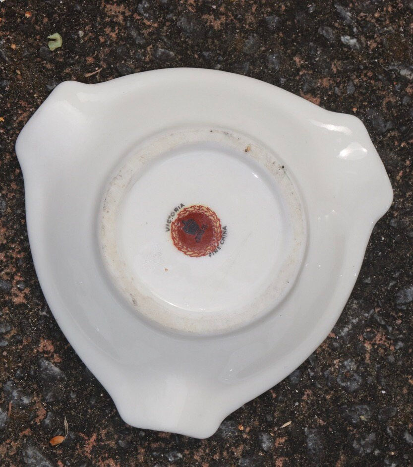 Thumbnail: Preloved Souvenir Ashtray, Oxley Memorial, Humpybong Peninsula, Queensland
