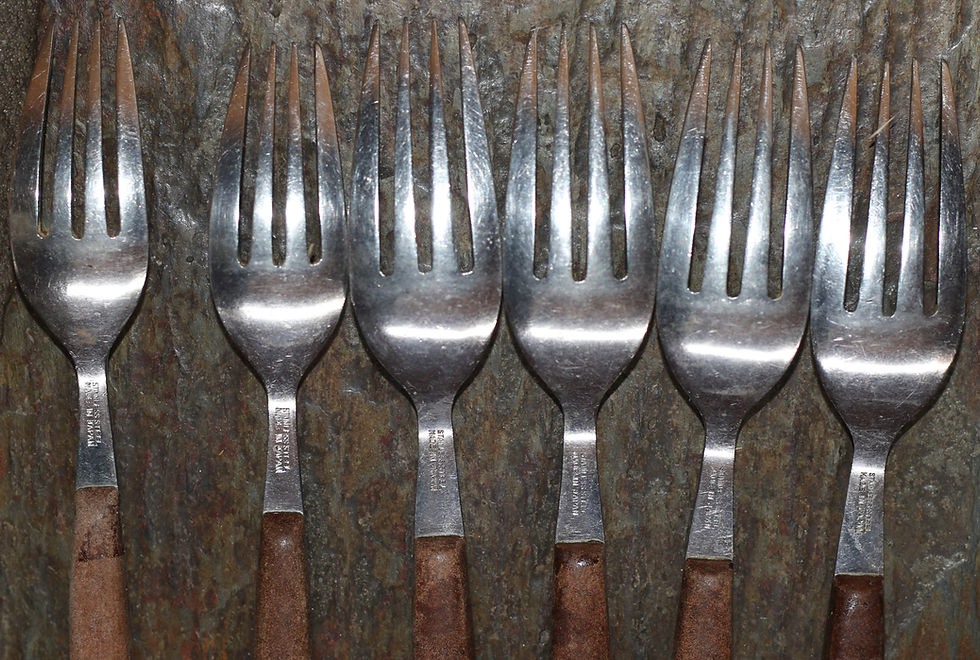 Miniatura: Preloved Vintage Wooden Cutlery Set. Knives and Forks