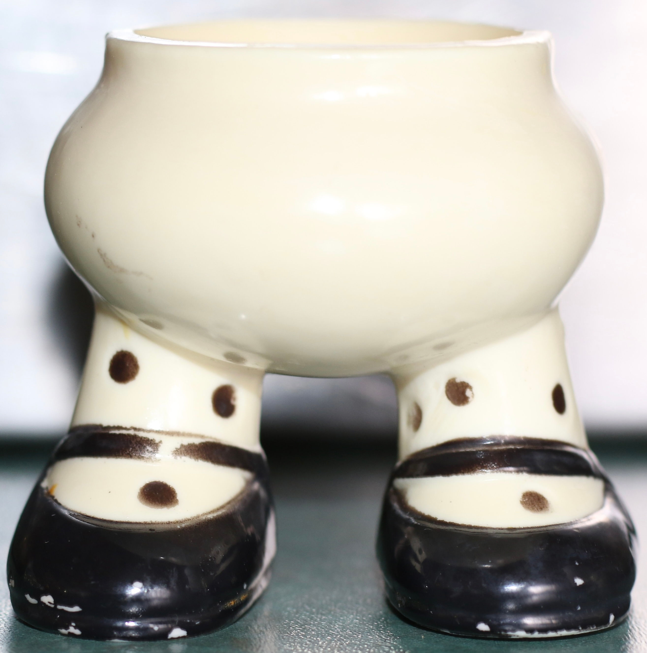 Preloved Egg on legs egg cup, Egg Cup Holder