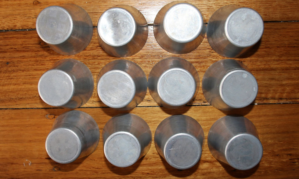 Miniatura: Preloved Set of twelve metal beakers