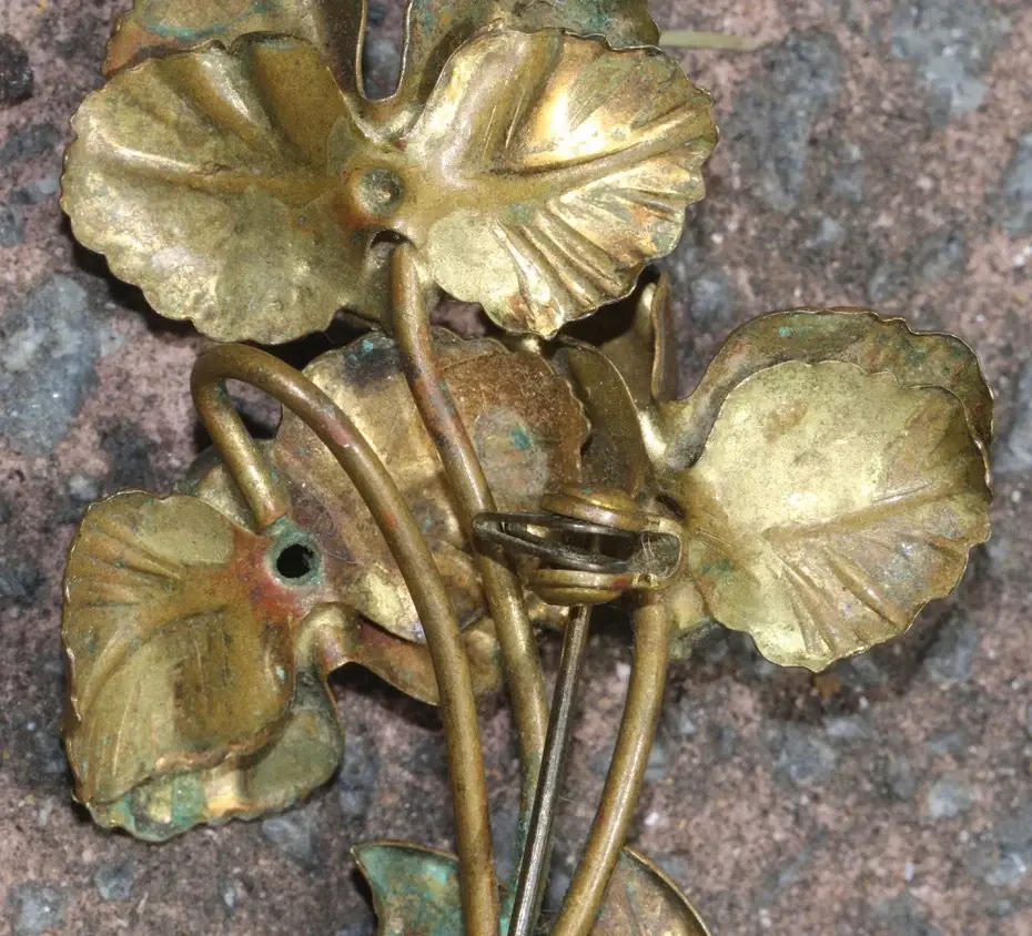 Миниатюра: Preloved Vintage Metal Leaf Brooch