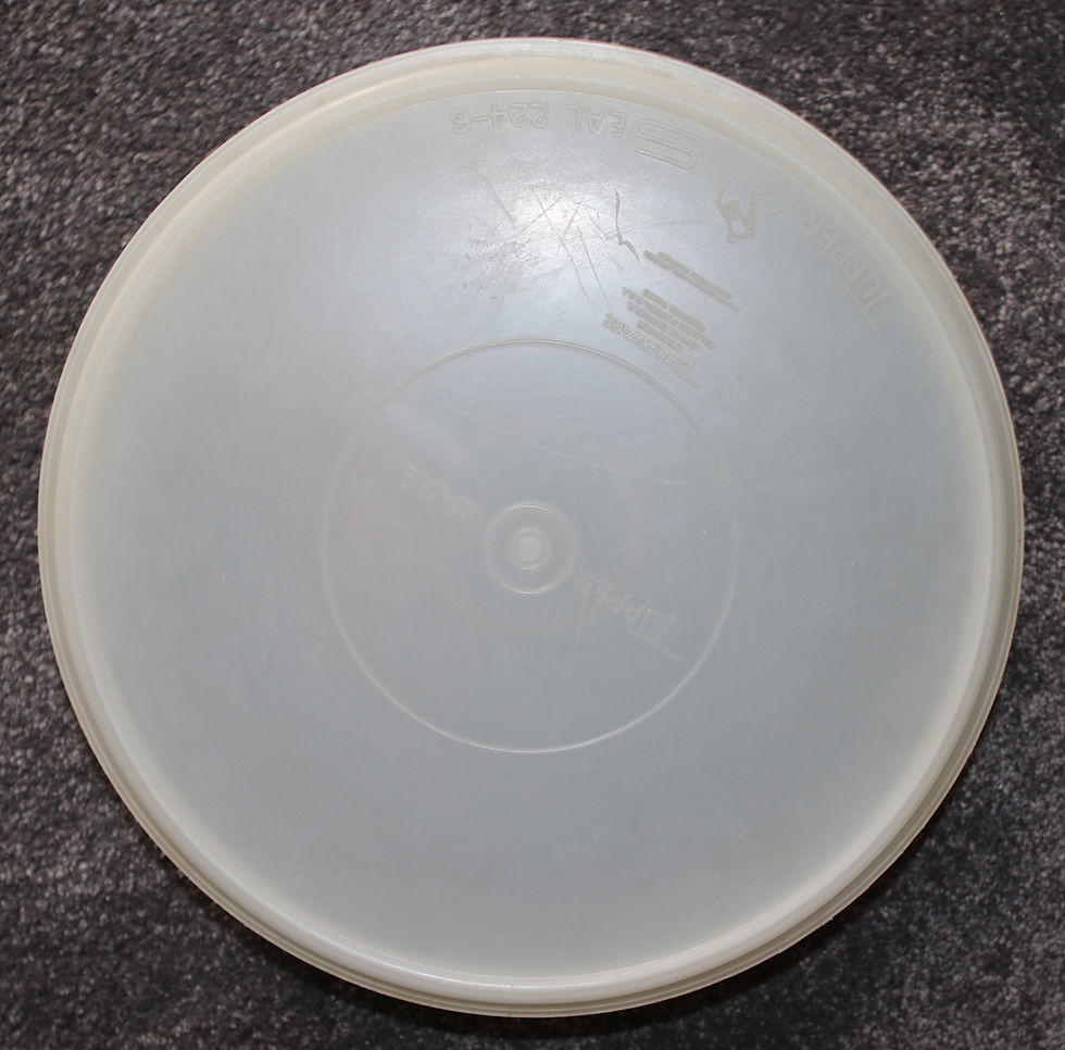 縮圖：Preloved Vintage Tupperware Slice and Cake Keeper Container