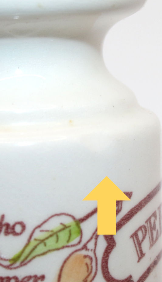 Миниатюра: Preloved Vintage ceramic Avon salt and pepper shakers