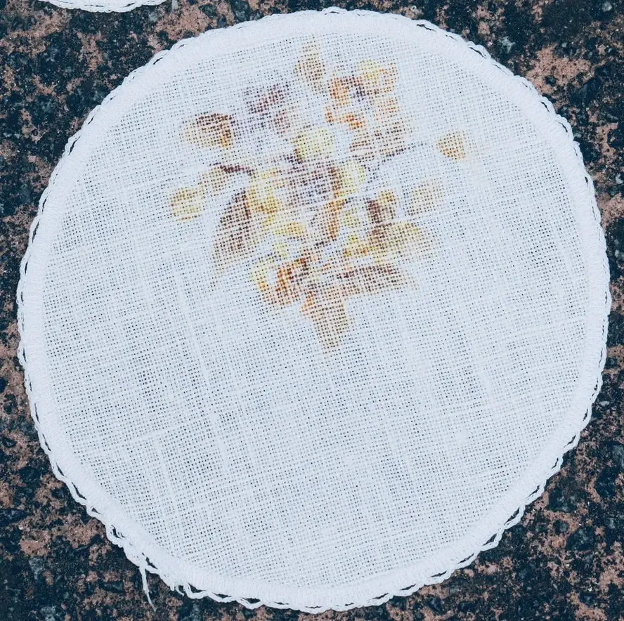 縮圖：Preloved Trio of floral doilies , Cotton doily , Floral Doily