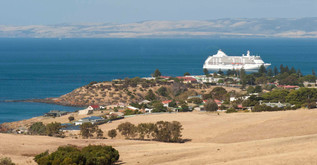 Cruise ship at Penneshaw