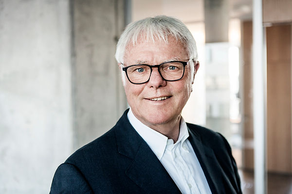 Dr. Stefan Lehnert.jpg