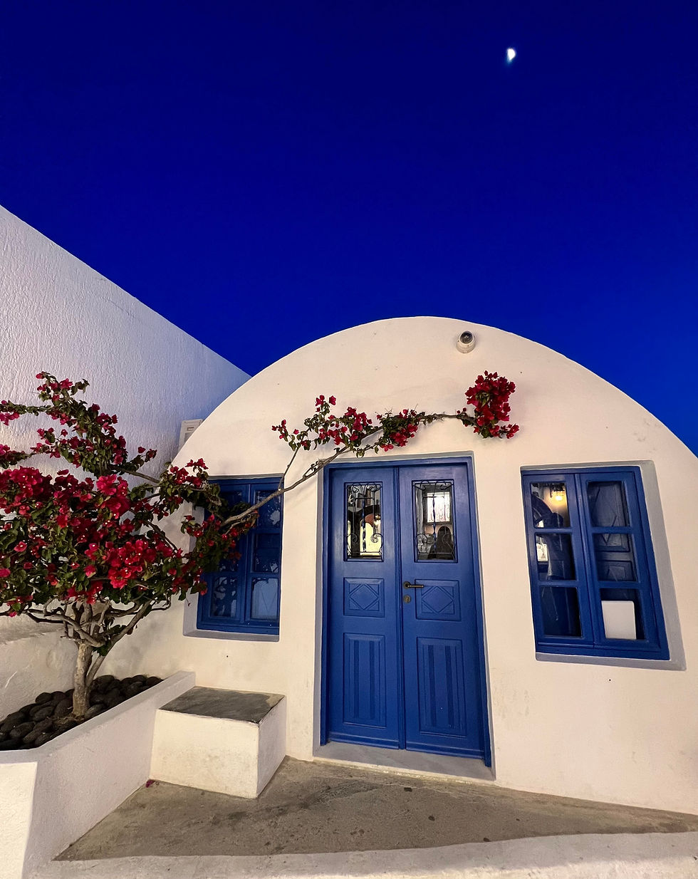 Sara Balsig Portfolio Image of a classic Santorini house