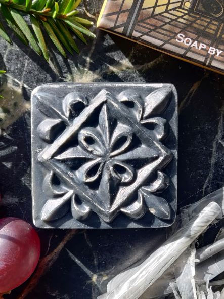 Thumbnail: Palazzo Nero Cararra soap