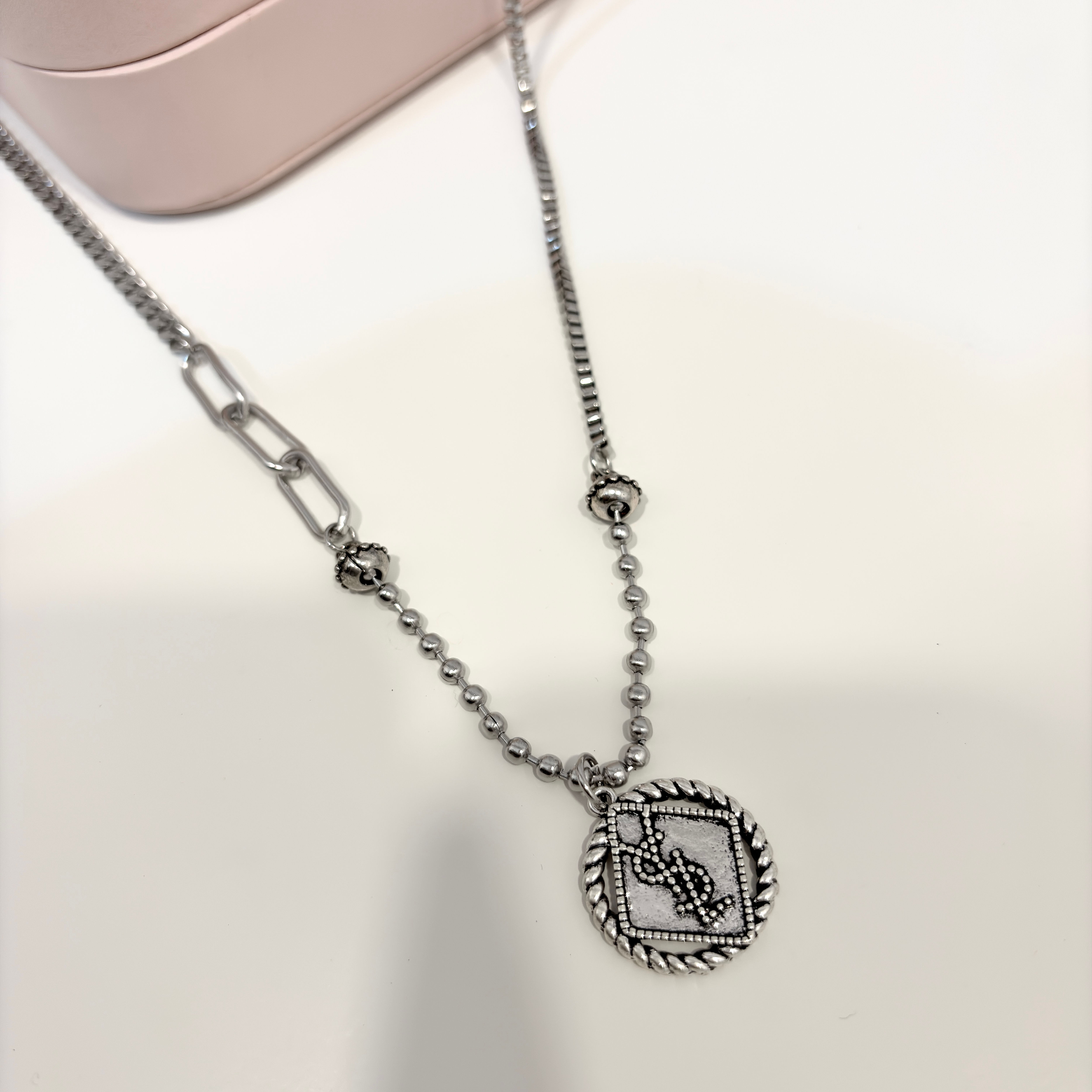 Daneil Chain Men