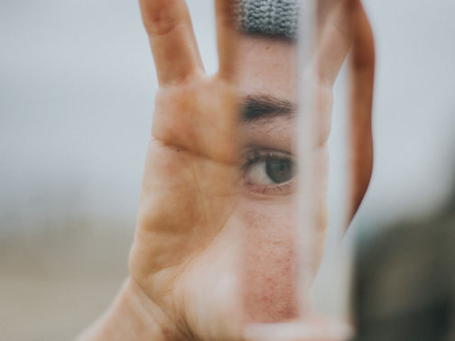 FREAKY FLASH FRIDAY: The Girl in The Mirror by Lori D'Angelo