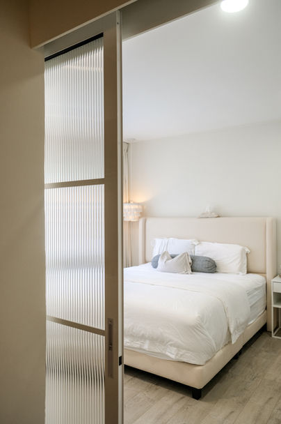 master bedroom (3).jpg