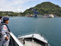 KRI BANDA ACEH-593 BERSANDAR DI JAYAPURA