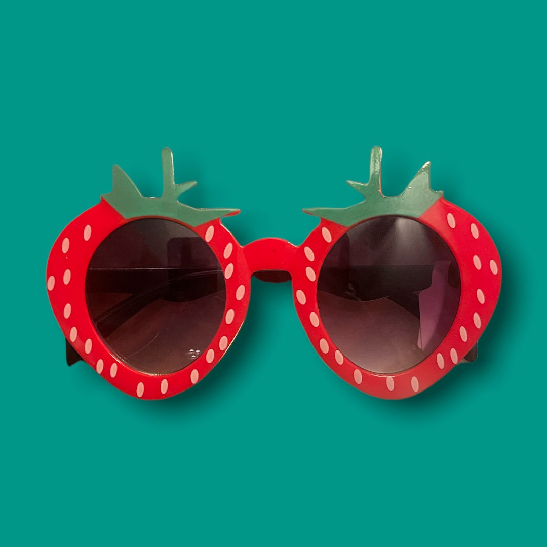 STRAWBERRY FRAMES