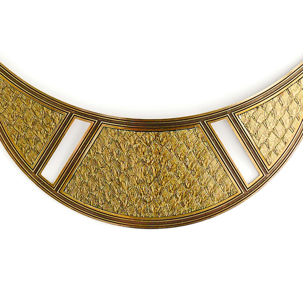 plastron Trésor Celte finition vieux bronze et cuir marin