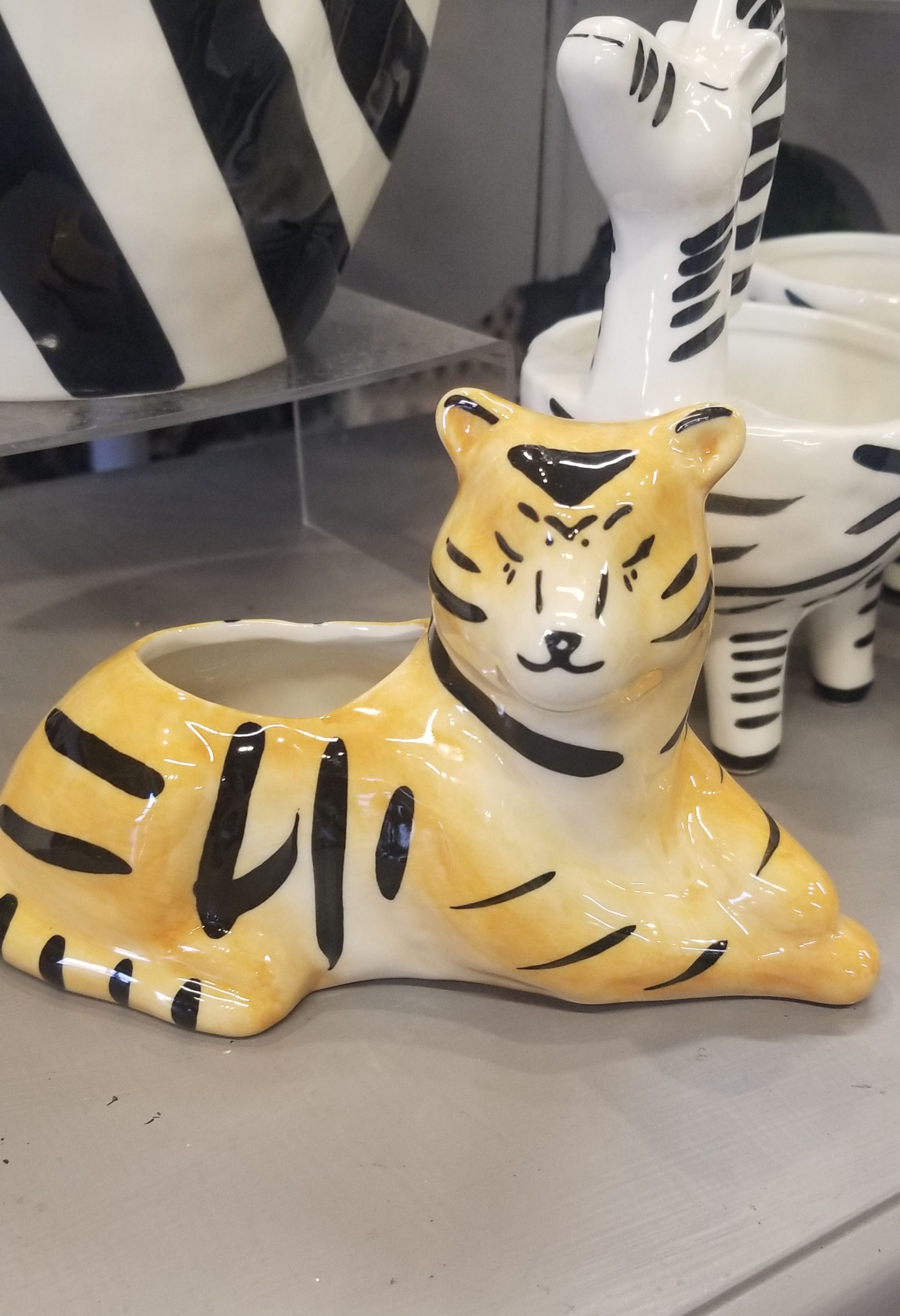 Ceramic Tiger Pot 2.5 x 3" Opening