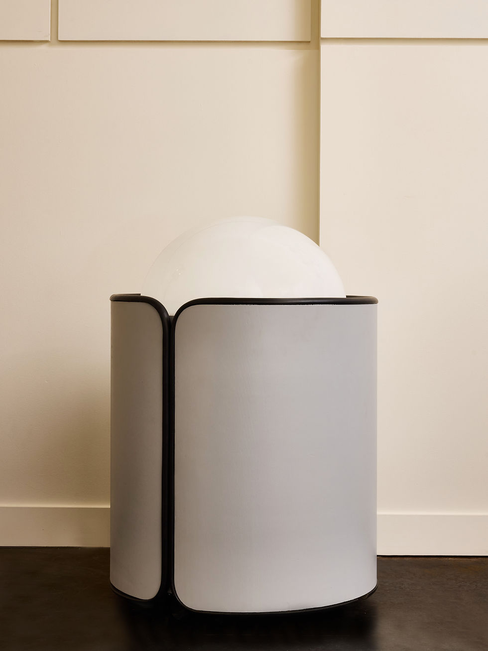 Miniature : Enlighten Dry Bar in Wood and Plexiglass