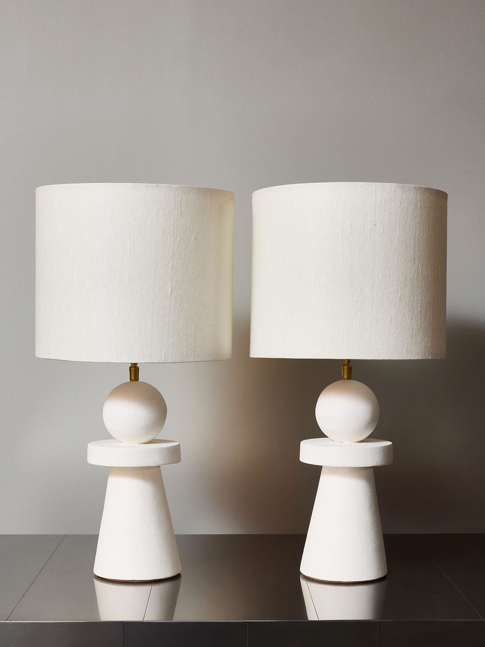 Miniature : Pair of Sculptural Modern Plaster Table Lamps with Linen Shades