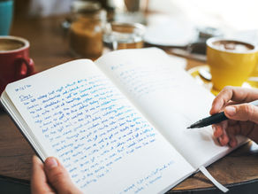 Écrire pour se libérer : les vertus de l’écriture sur la gestion du stress et des émotions