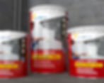 Packaging design mock-up voor Aquaplan Basement Protect cement sealer. Het ontwerp benadrukt producttoepassing met fotografie en iconen, gecombineerd met een functionele en robuuste visuele identiteit.