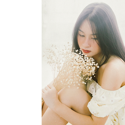 悩む女性