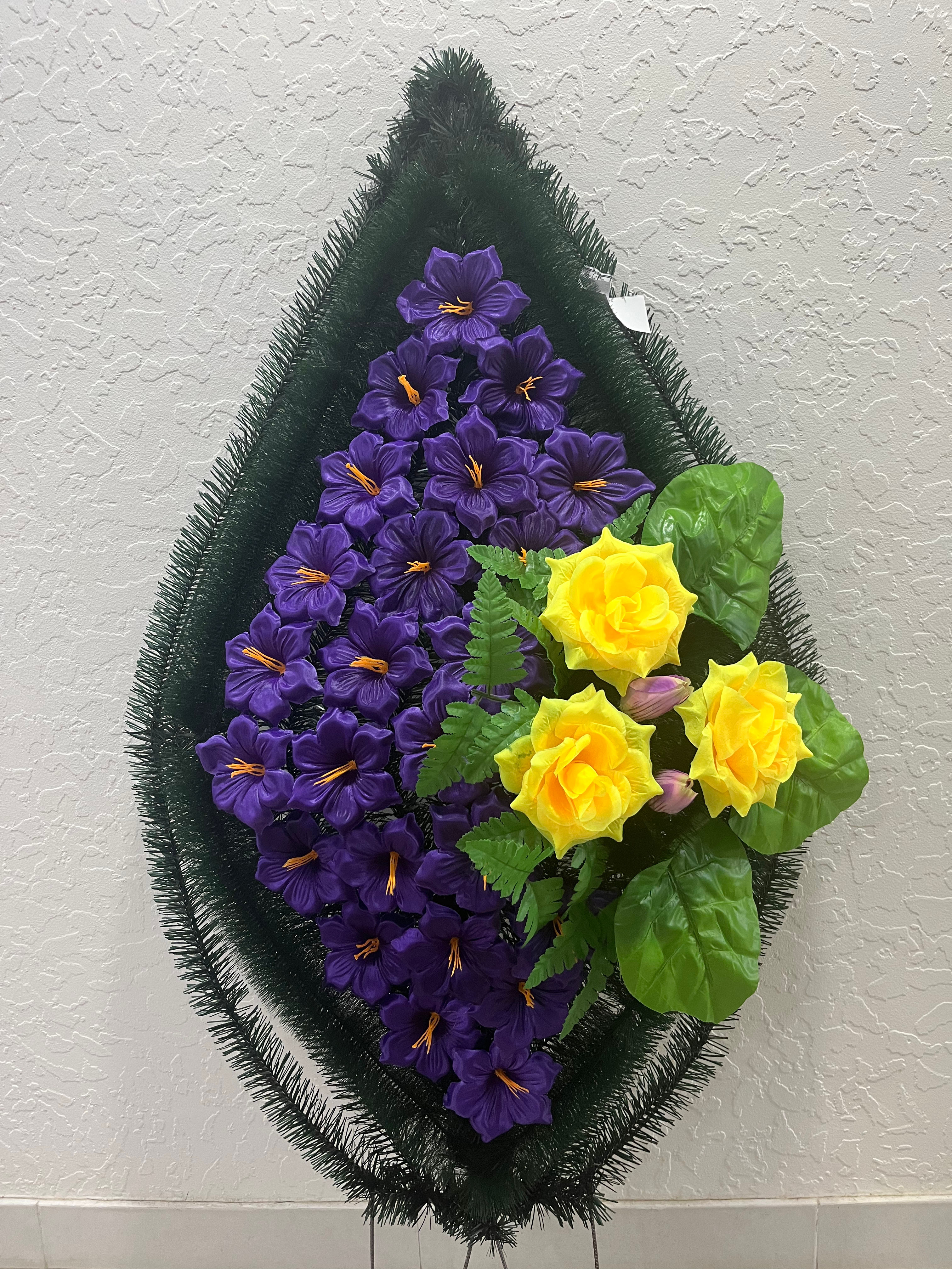 Венок ритуальный 2-12