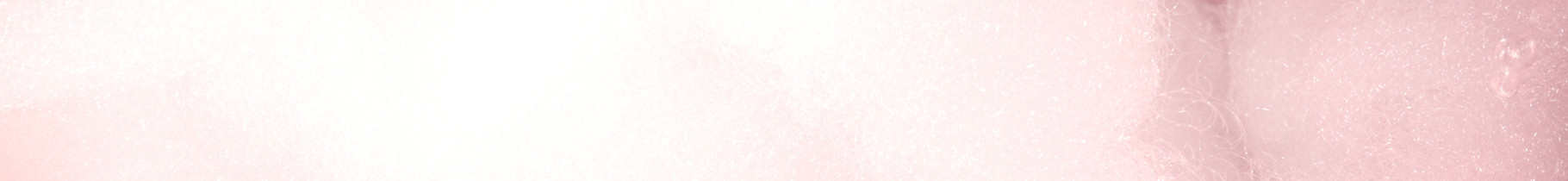 ambiance enveloppante dans les tons roses poudrés et beige esprit barbe à papa 