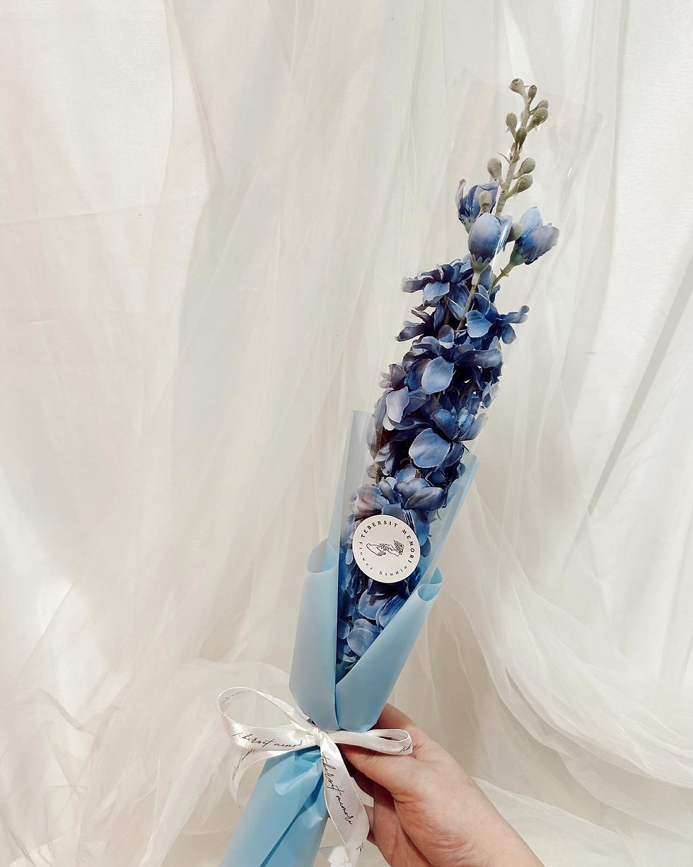 Thumbnail: Single Delphinium Bouquet in Artificial