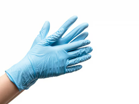Choosing the Right Protective Hand Gloves for Extreme Weather Working Conditions