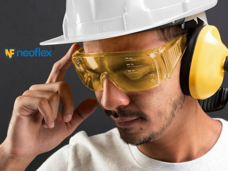 The Role of Wraparound Eye Protection in Preventing Peripheral Vision Injuries