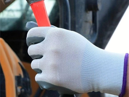 How to Choose the Right Protective Gloves for Your Industry