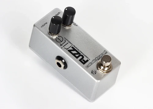 FUZZrite ギターエフェクター Catalinbreadより、個性的で荒々しいサウンドのFuzzriteを再現した