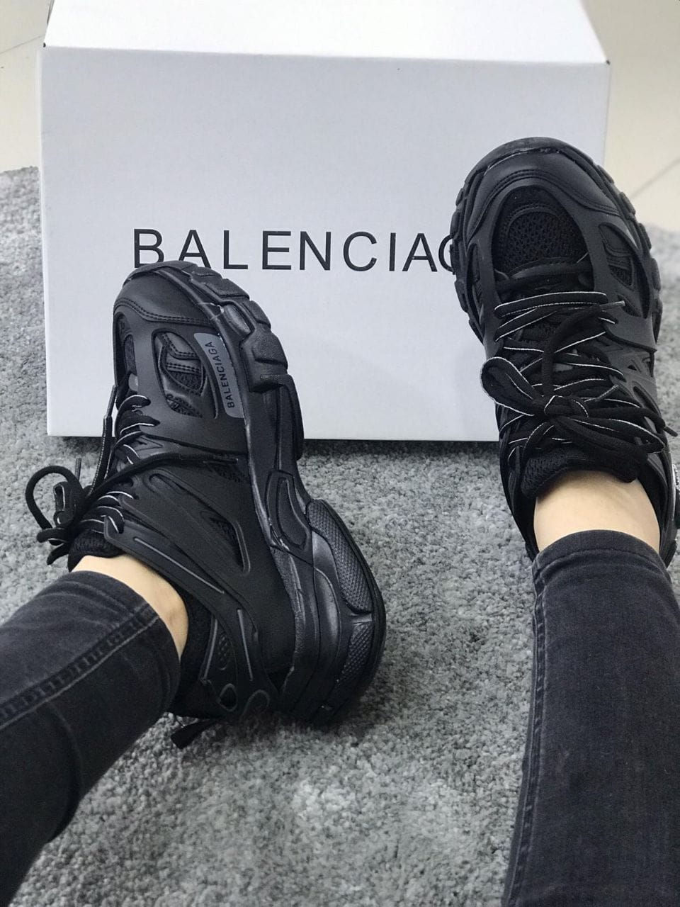 Küçük resim: BALENCIAGA