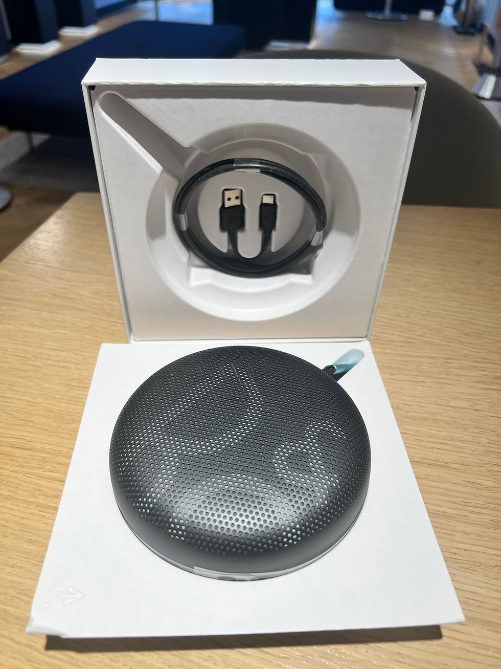 ⭕️新品。未開封⭕️B&O BEOSOUND A1 2ND GENERATION Amazon.com: Bang & Olufsen Beosound A1 (2nd Generation