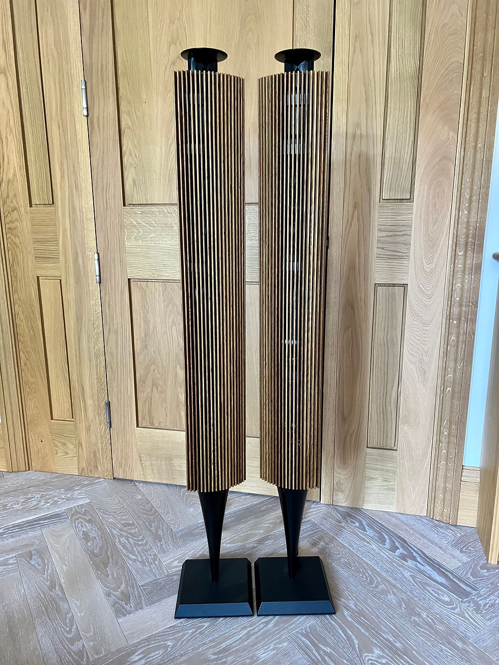 Beolab 18 Loudspeakers - Piano Black