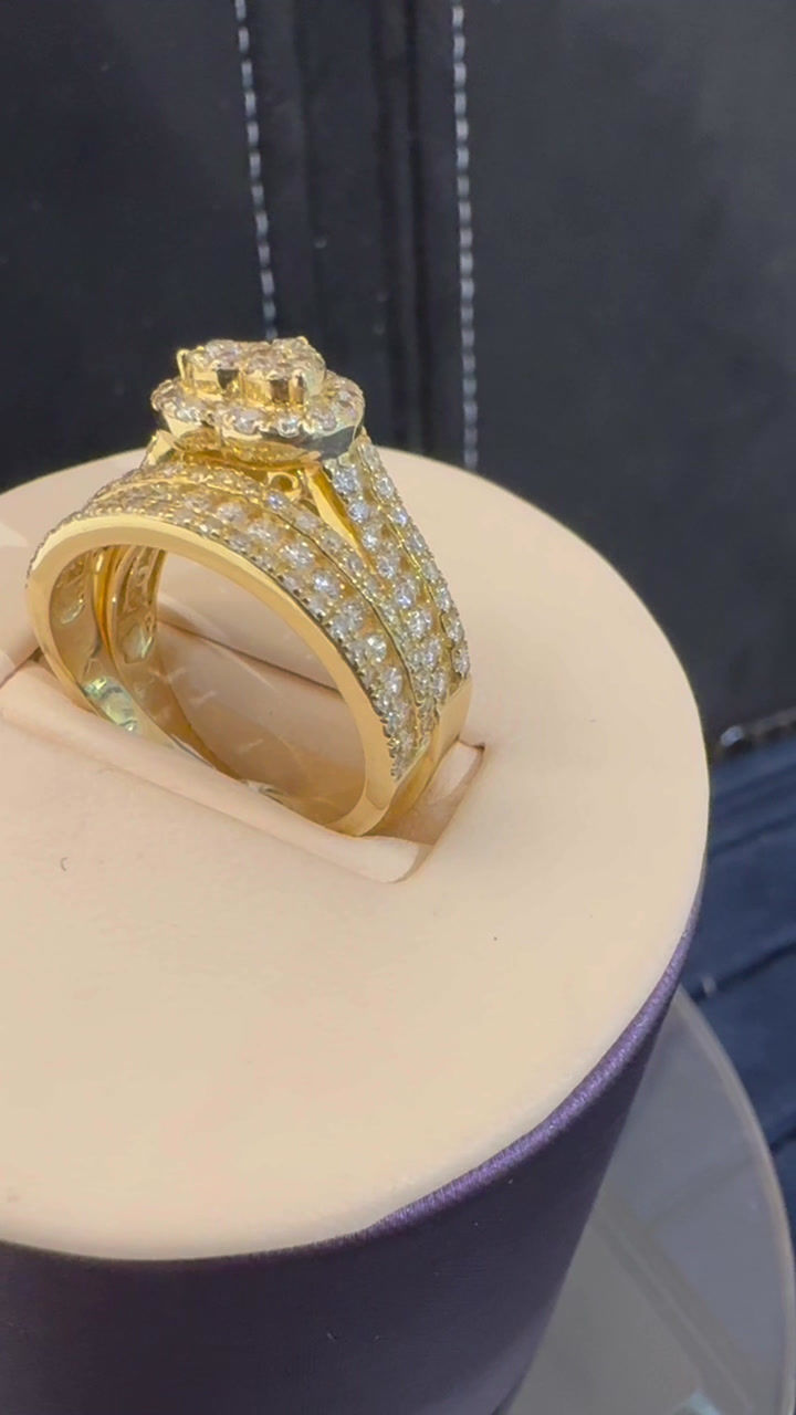 Thumbnail: Diamond Ring