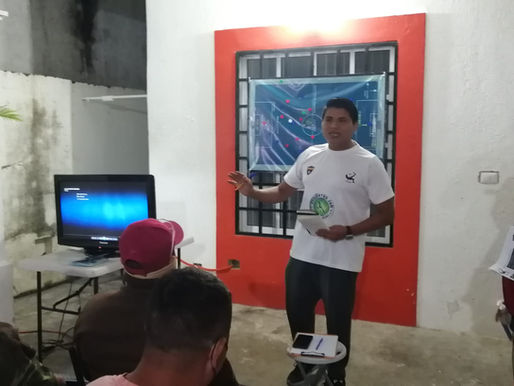 Escuela Rafael Angón Flores dicta taller de árbitros de fútbol en Playa del Carmen