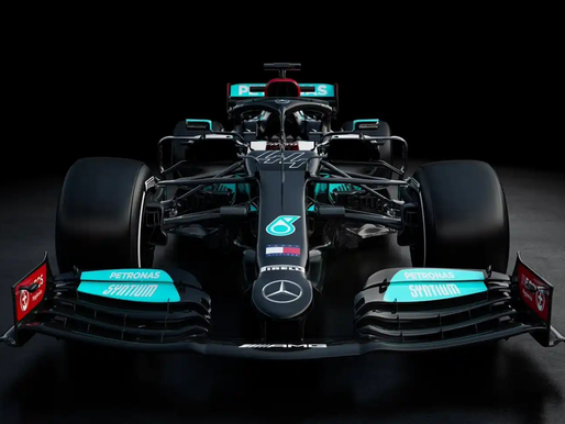 Escudería Mercedes presenta su nuevo bólido W12
