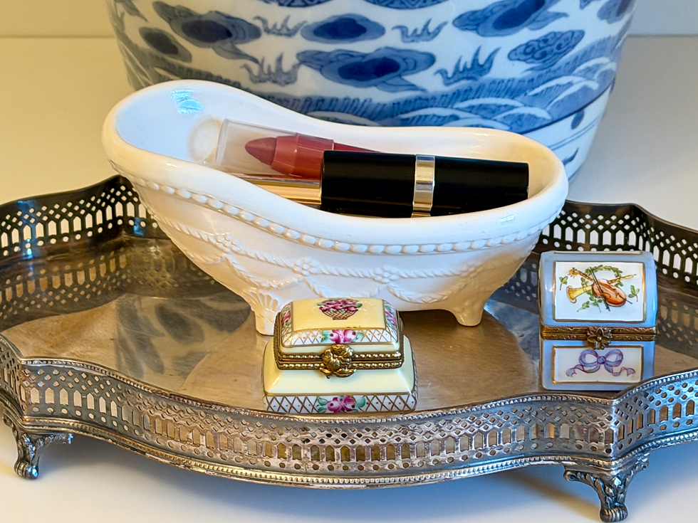Thumbnail: Vintage Bathtub Soapdish