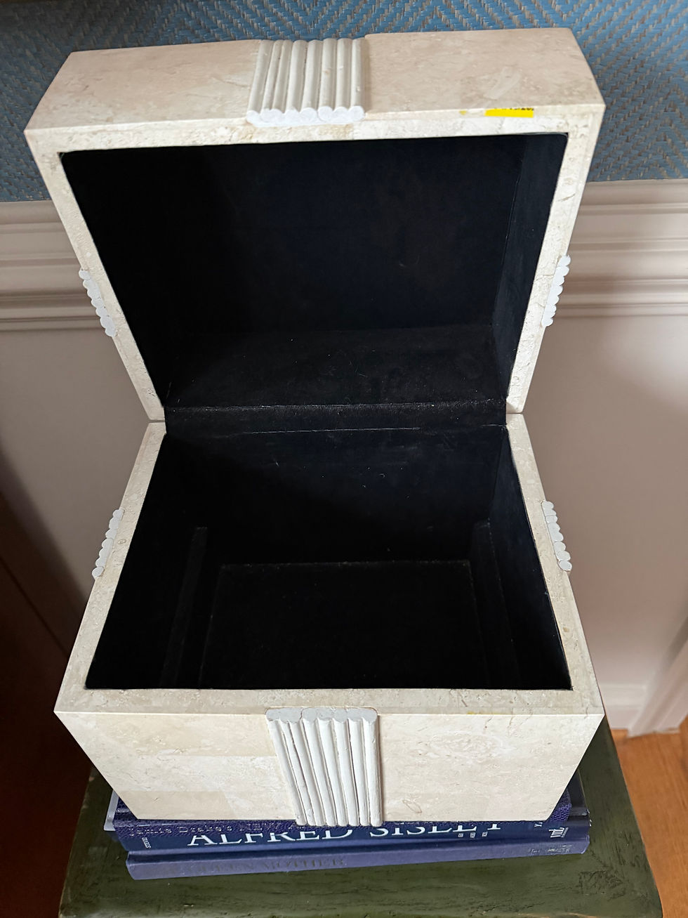 Thumbnail: Fabulous Decorative Stone Box