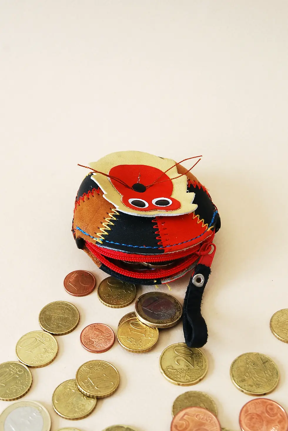 Miniature : Porte-monnaie Singe ou Lion en cuir recylé de la marque Mabuti'k