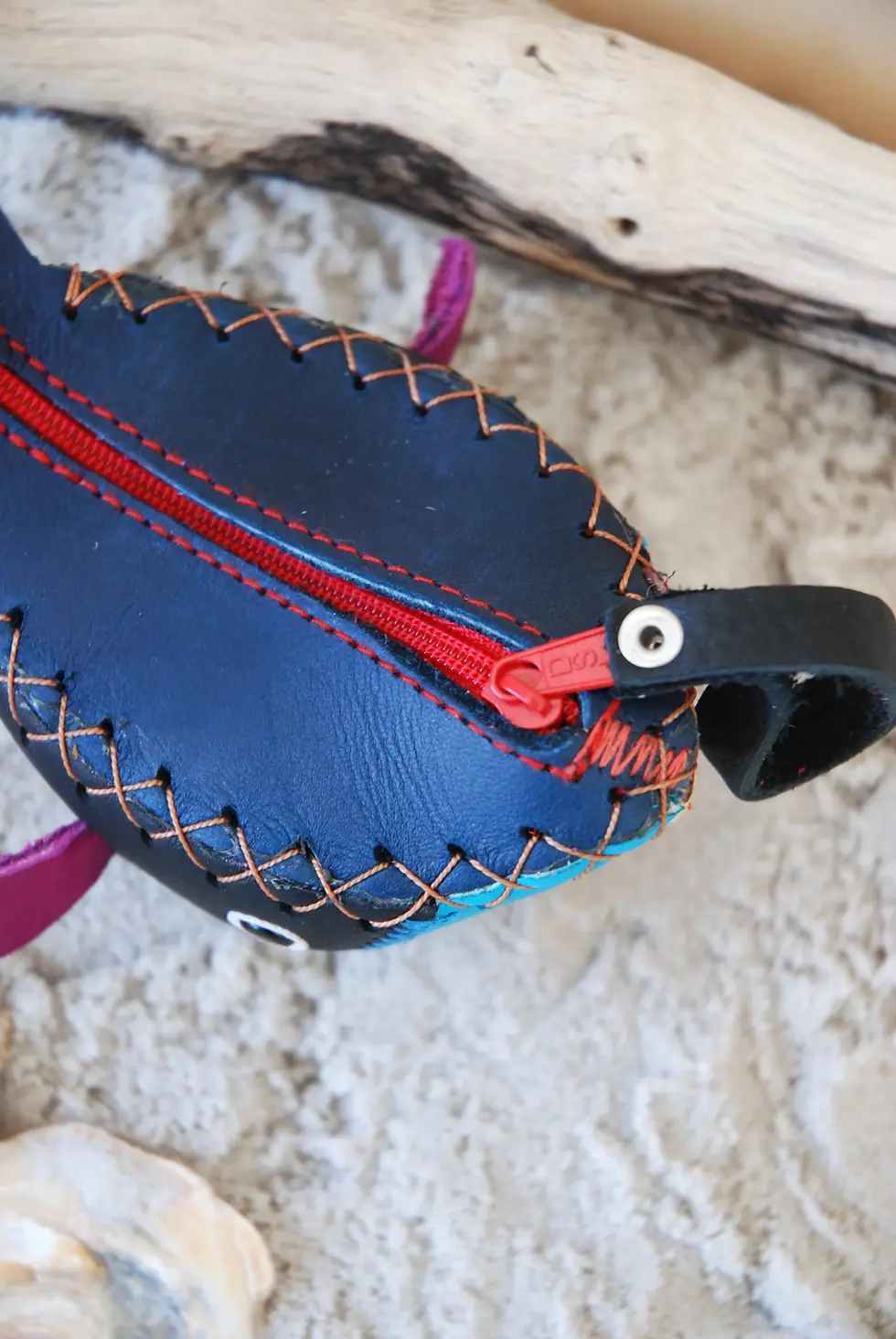 Miniature : Porte-monnaie Baleine en cuir recyclé de la marque Mabuti'k